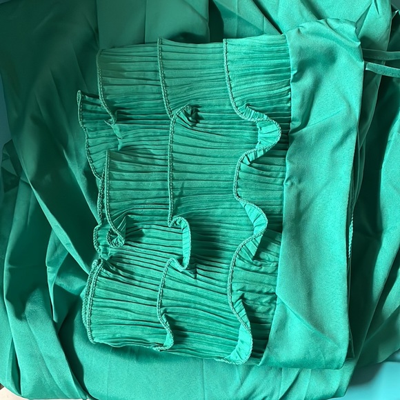 V-neck Open Back Solid Color Maxi Dresses - Picture 8 of 9